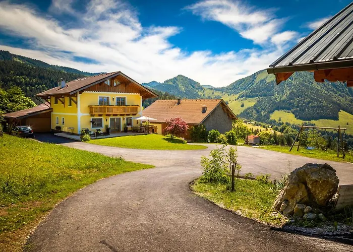 Reitlhof Bio-bergbauernhof Bei Salzburg * Krispl
